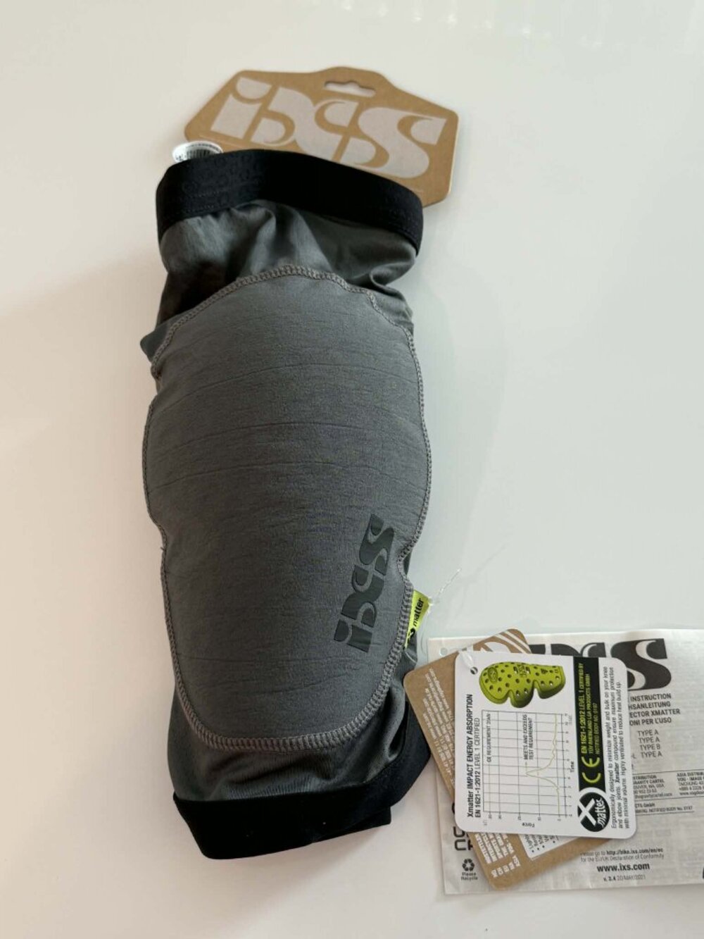 iXS Flow Zip Knee Guards Gray MTB Bike Knee Pads NWT XS S L